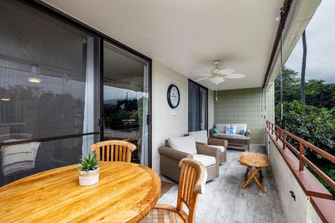 Photo of Patio Balcony in Kahaluu Bay