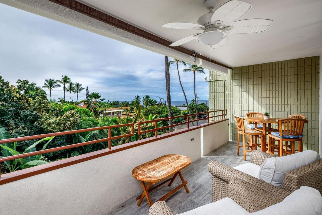 Photo of Patio Balcony in Kahaluu Bay