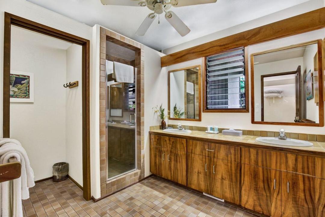 Photo of Bathroom in Keauhou