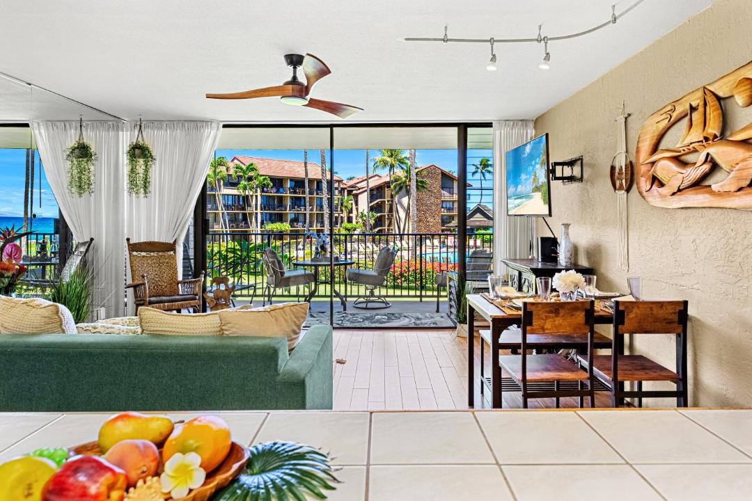 Photo of Patio Balcony in Historic Lahaina Front Street