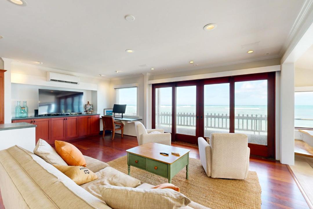 Photo of Livingroom in Diamond Head - Kapahulu - St. Louis