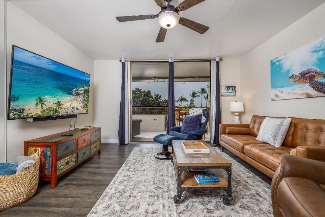 Photo of Livingroom in Kahaluu Bay