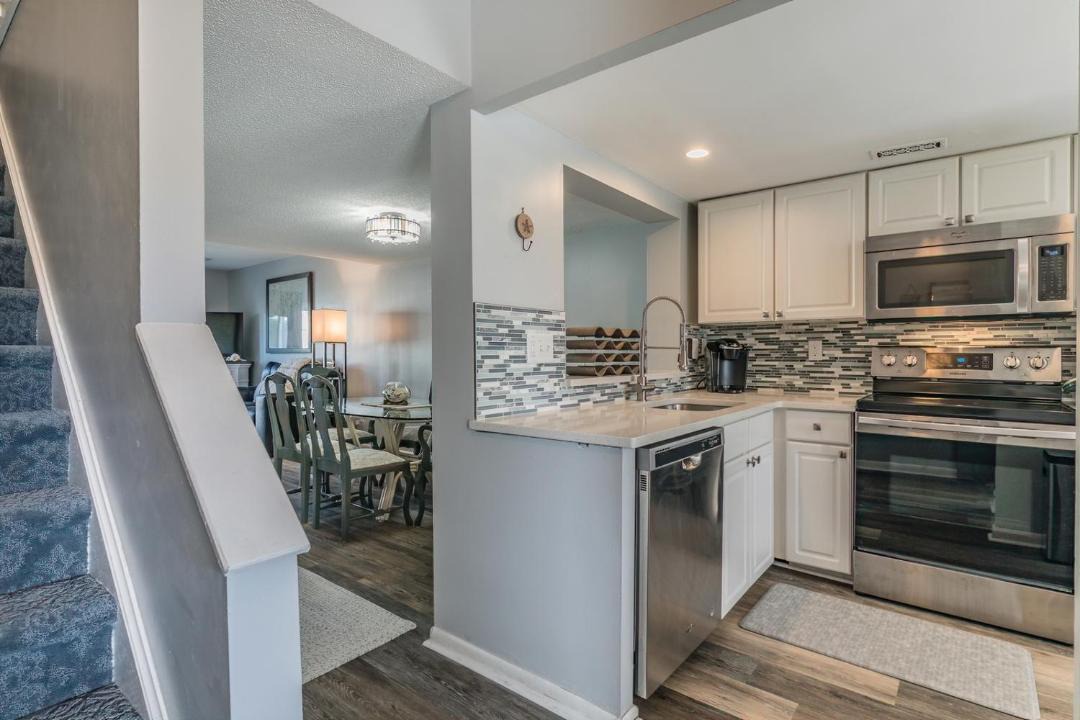 Photo of Kitchen in Oceanmarsh Subdivision