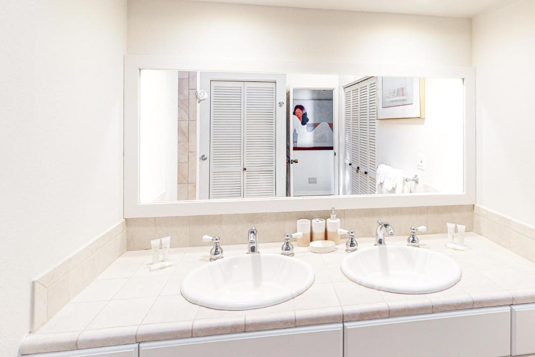 Photo of Bathroom in Maunaloa