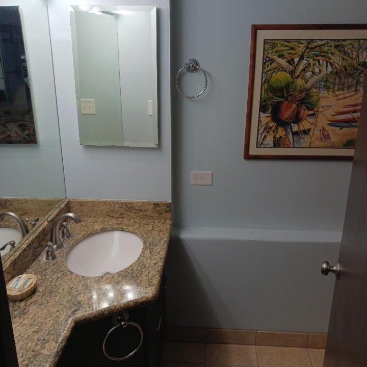 Photo of Bathroom in Diamond Head - Kapahulu - St. Louis