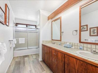 Photo of Bathroom in Keauhou