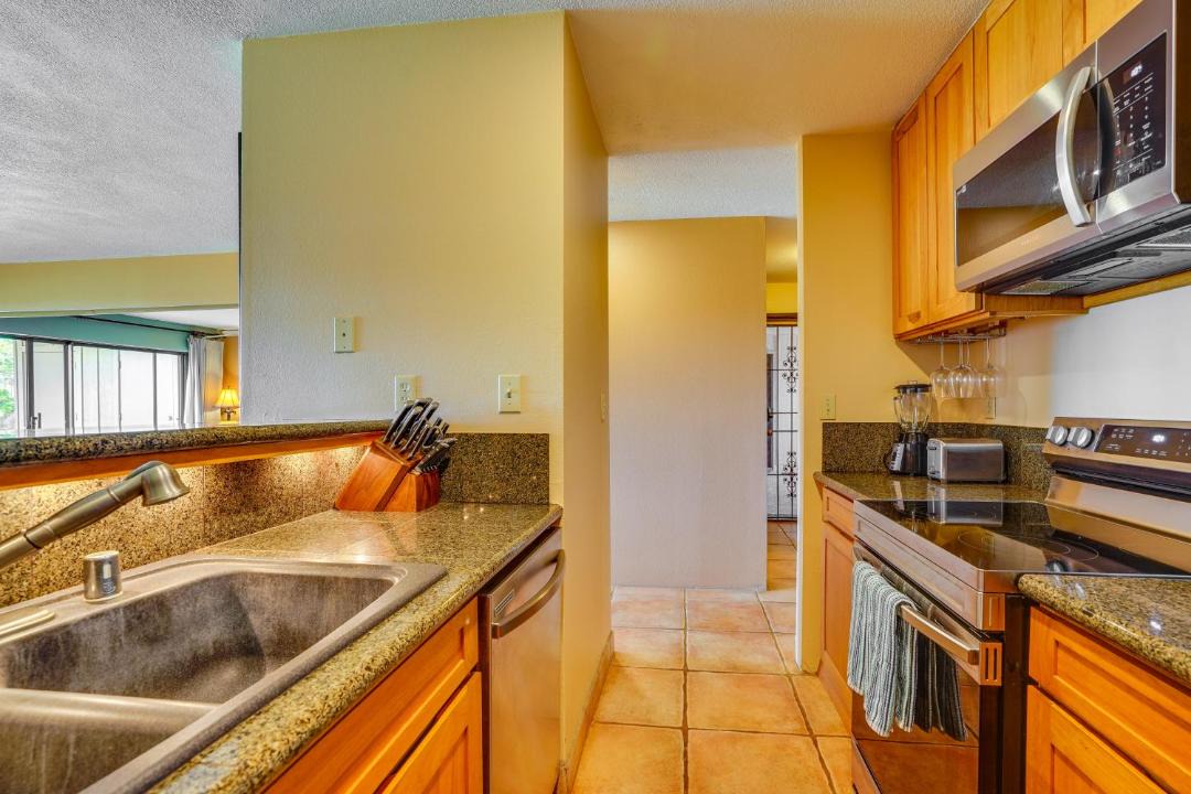 Photo of Kitchen in Maunaloa