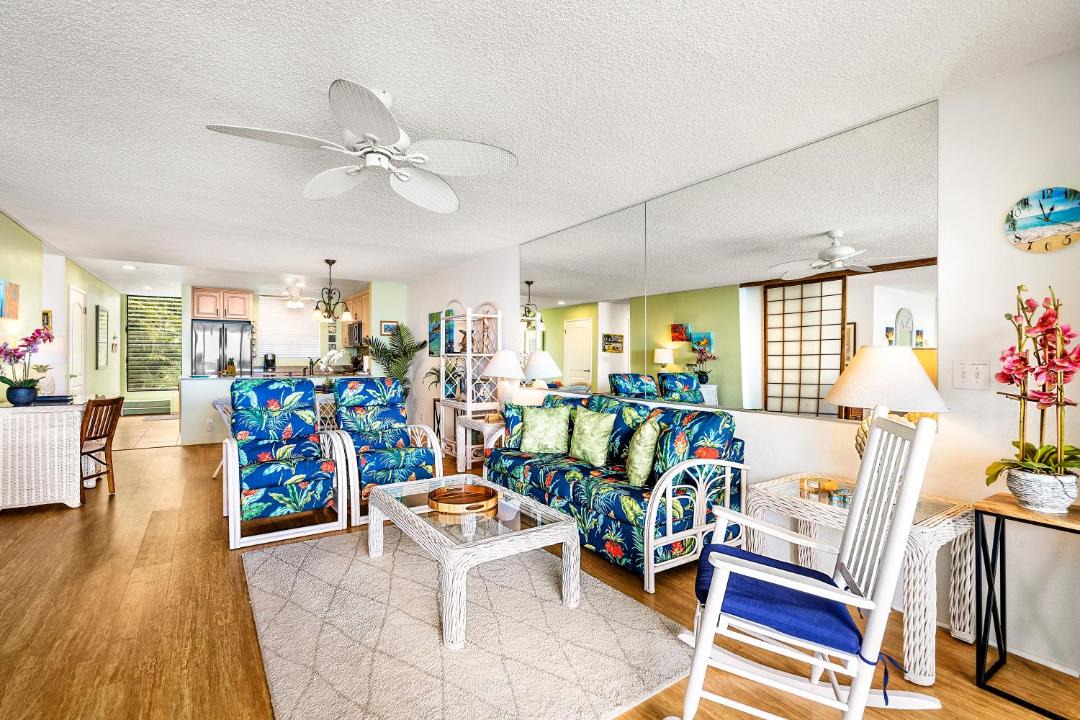 Photo of Livingroom in Kahaluu Bay