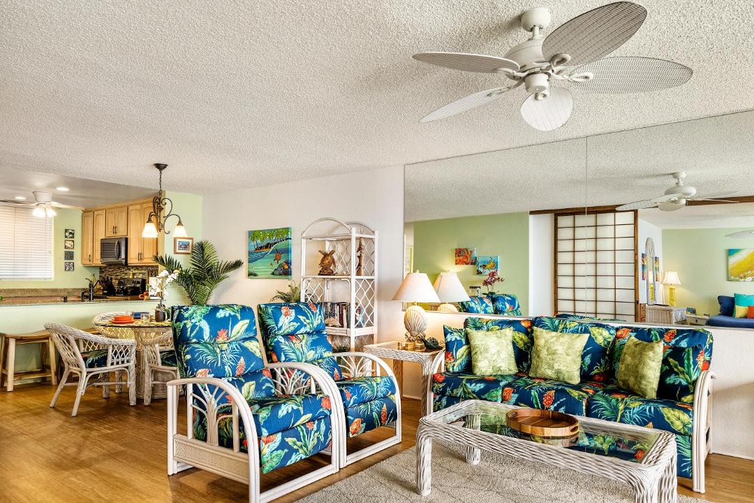 Photo of Livingroom in Kahaluu Bay