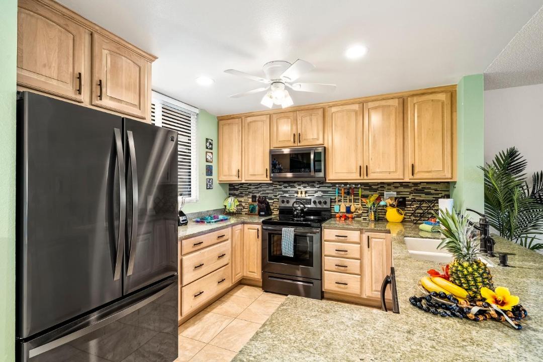 Photo of Kitchen in Kahaluu Bay