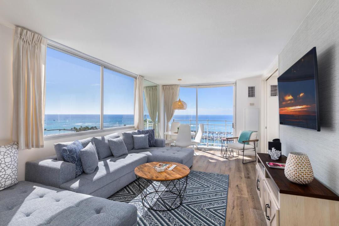 Photo of Livingroom in Waikiki