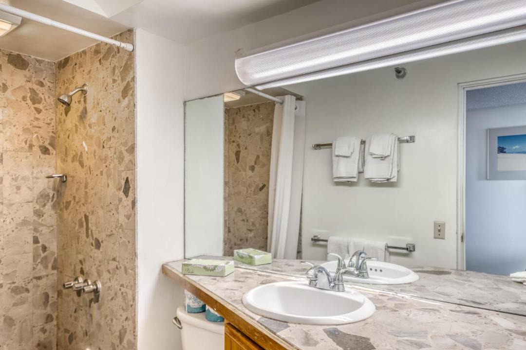 Photo of Bathroom in Waikiki