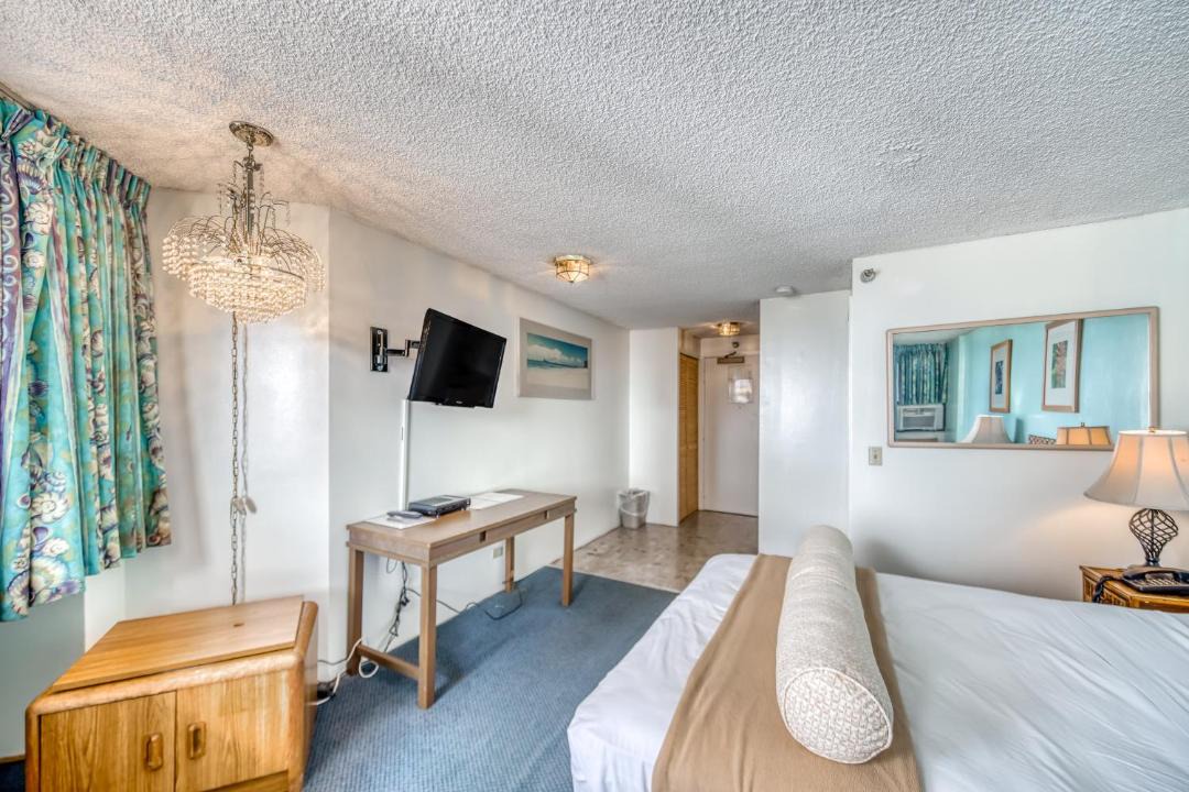 Photo of Livingroom in Waikiki