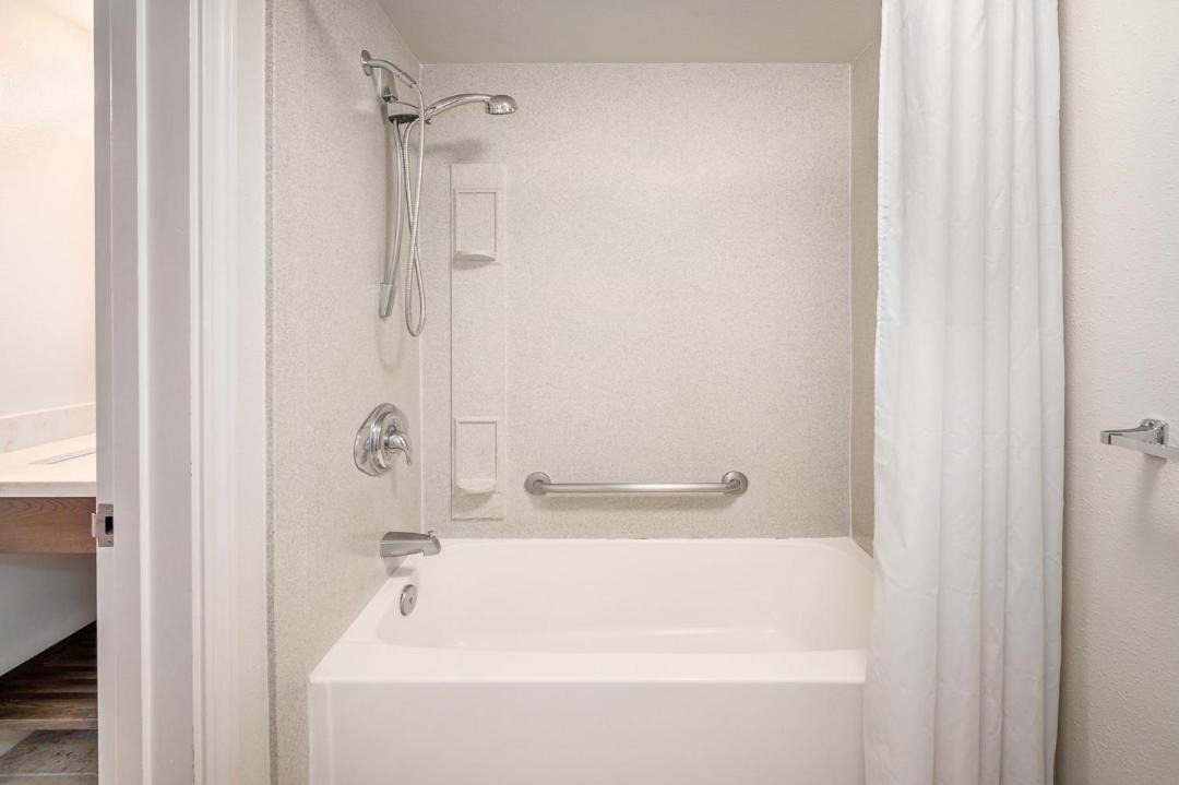 Photo of Bathroom in Kahului