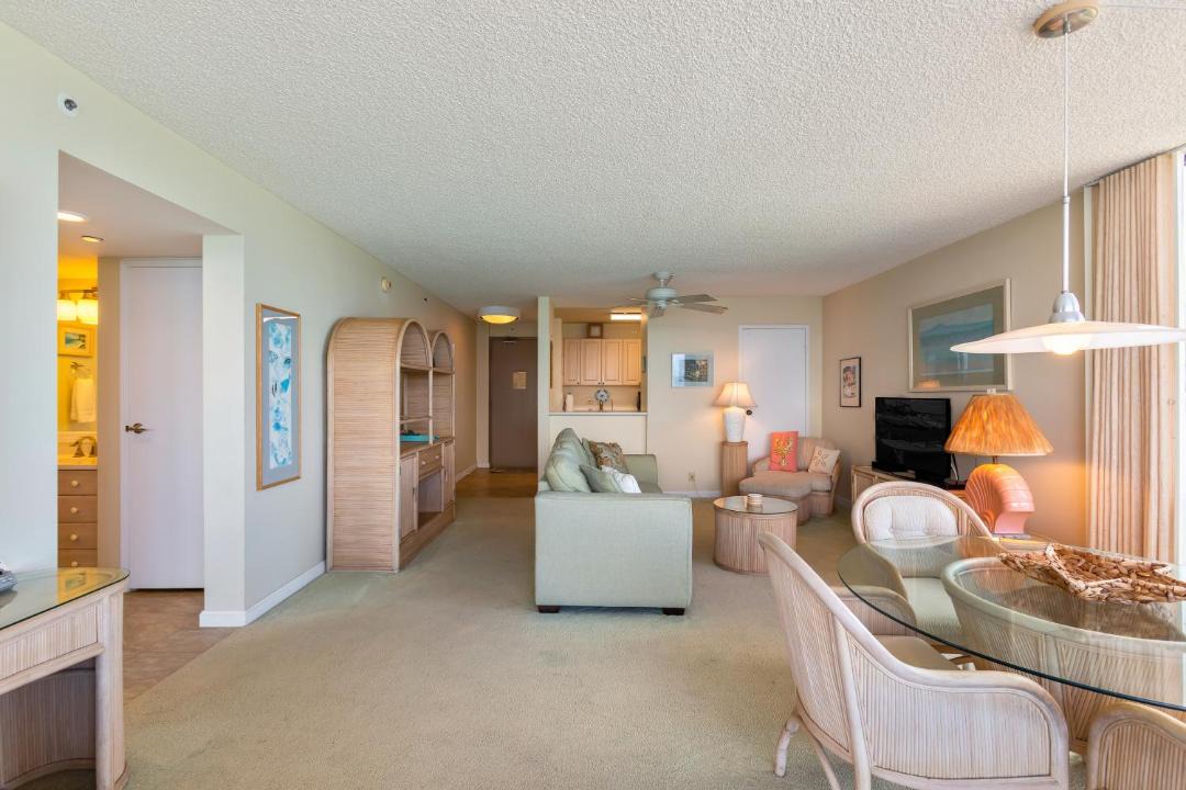 Photo of Livingroom in Kahana