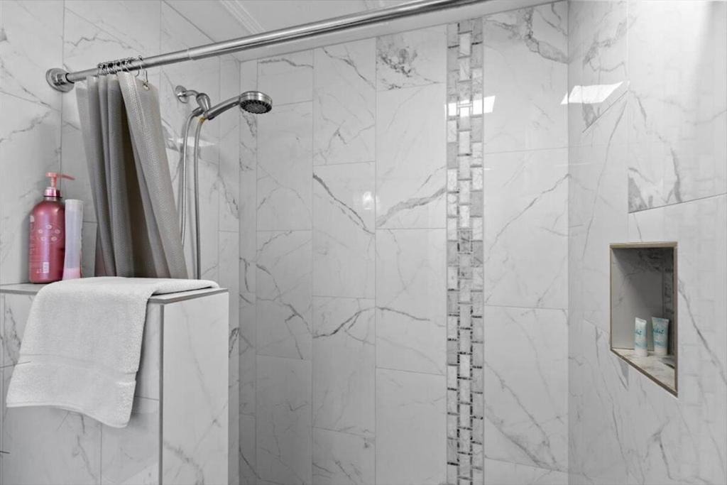 Photo of Bathroom in Wailuku