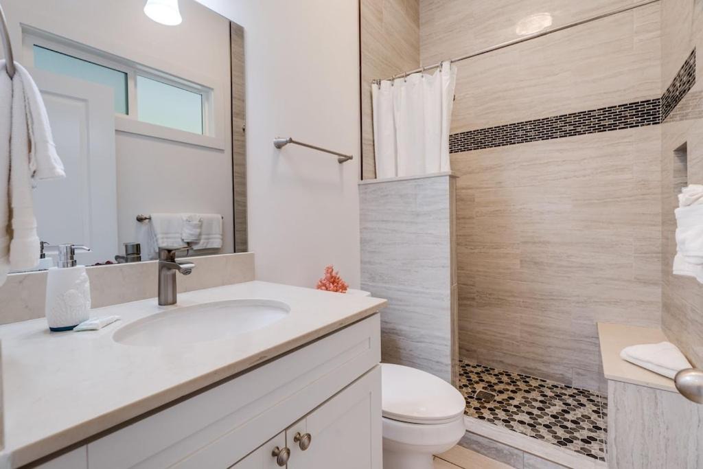 Photo of Bathroom in Wailuku