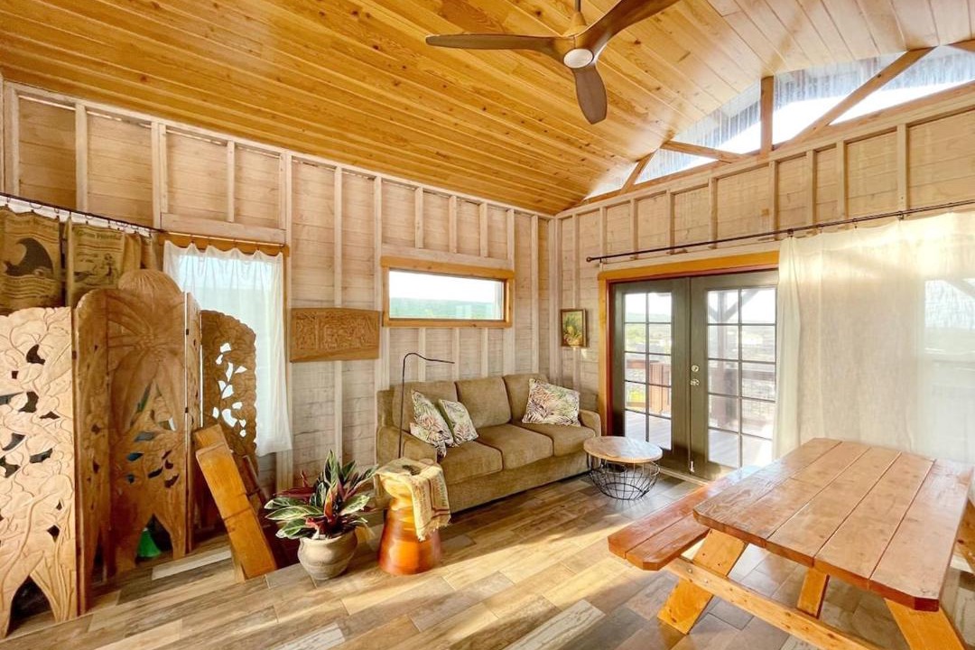 Photo of Livingroom in Kalapana