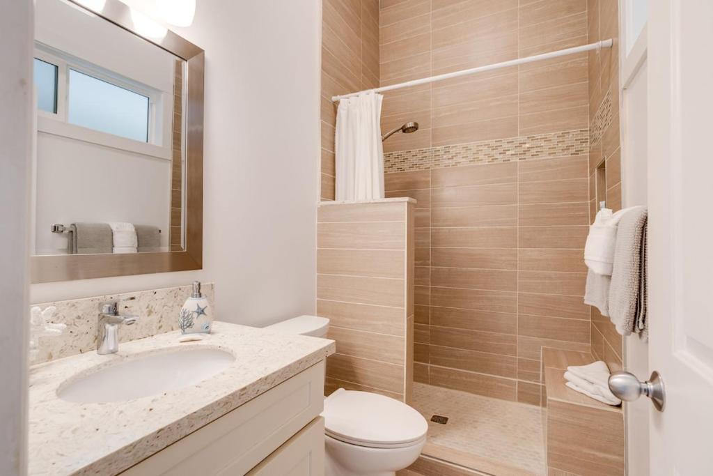 Photo of Bathroom in Wailuku