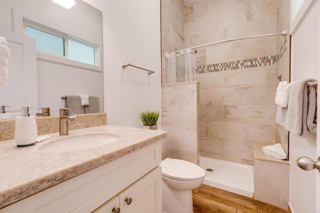 Photo of Bathroom in Wailuku