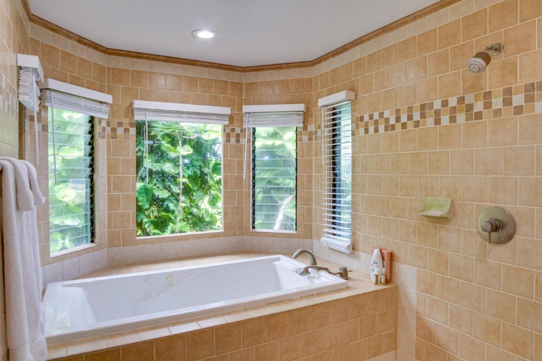 Photo of Bathroom in Hilo