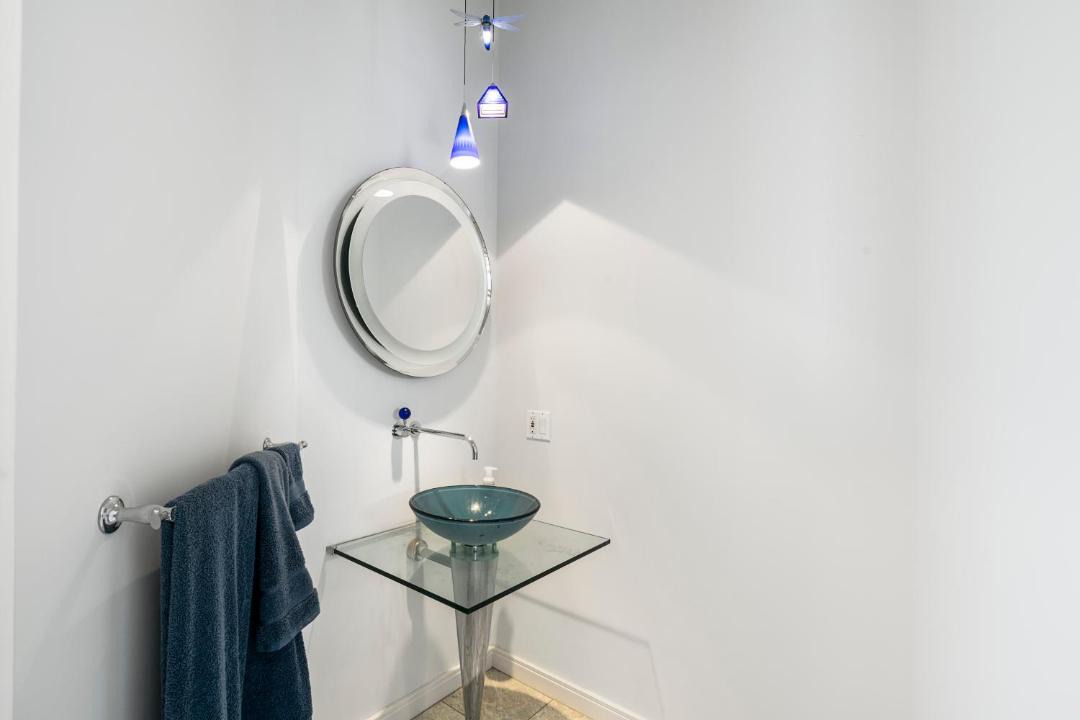 Photo of Bathroom in Kahaluu-Keauhou
