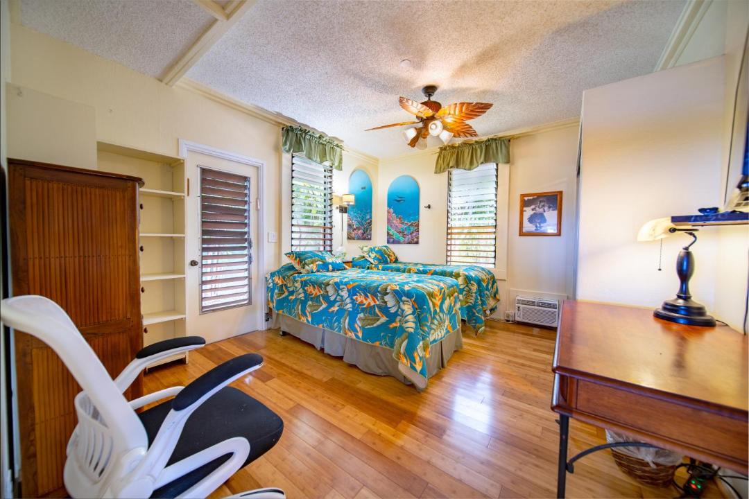 Photo of Livingroom in Historic Lahaina Front Street