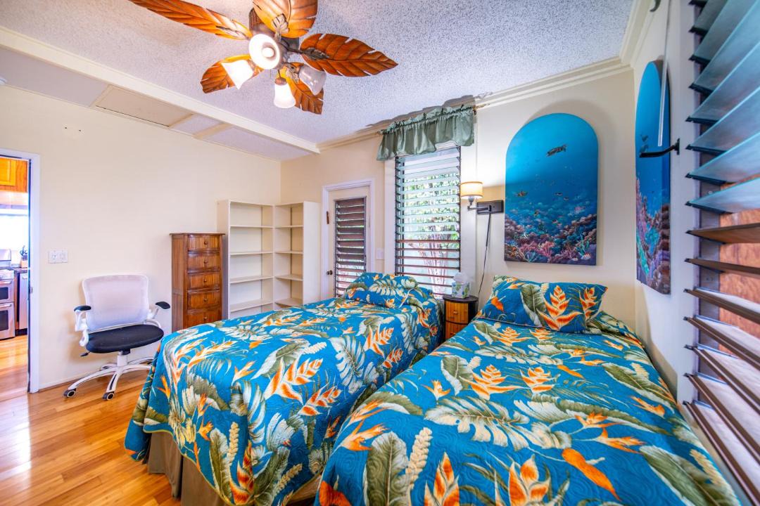 Photo of Bedroom in Historic Lahaina Front Street