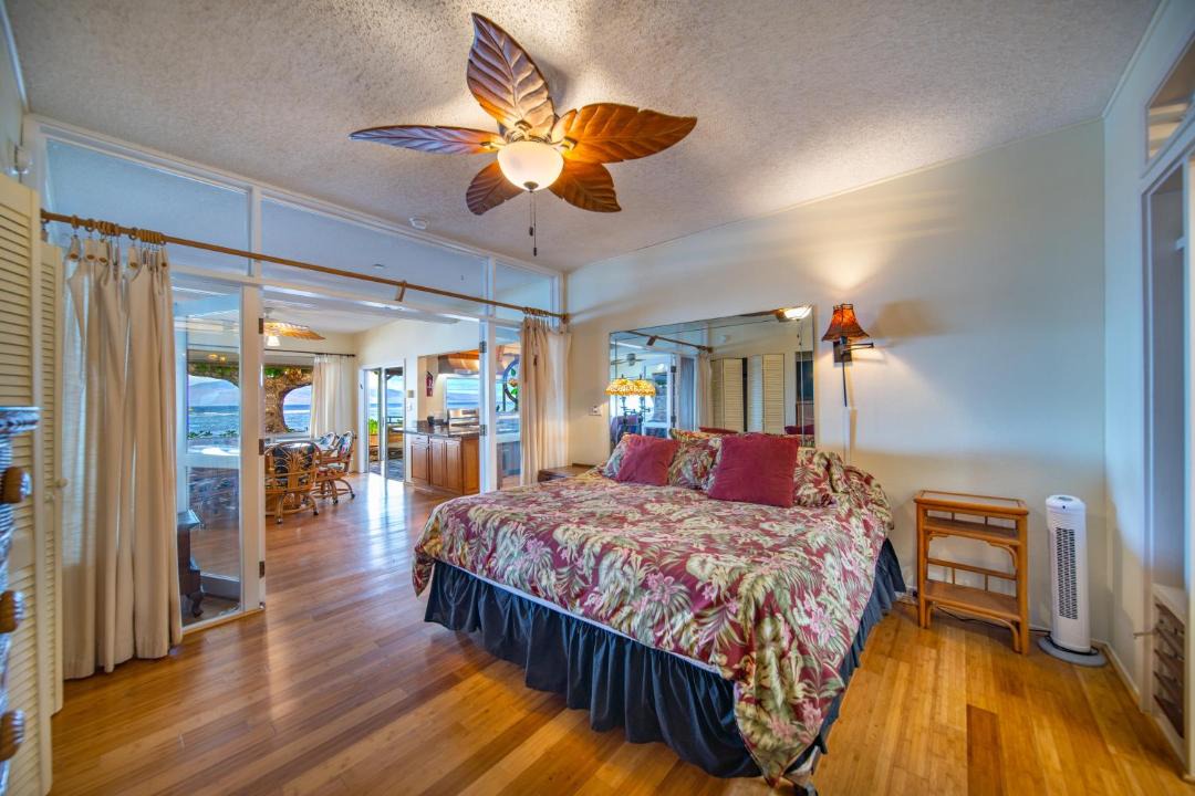 Photo of Bedroom in Historic Lahaina Front Street