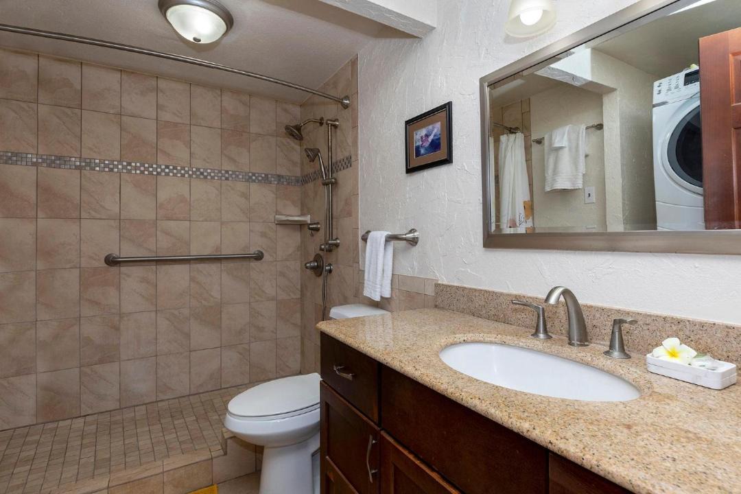 Photo of Bathroom in Waikoloa