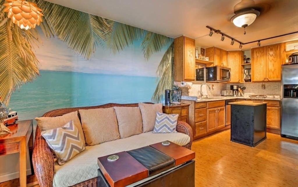 Photo of Livingroom in Historic Kailua Village