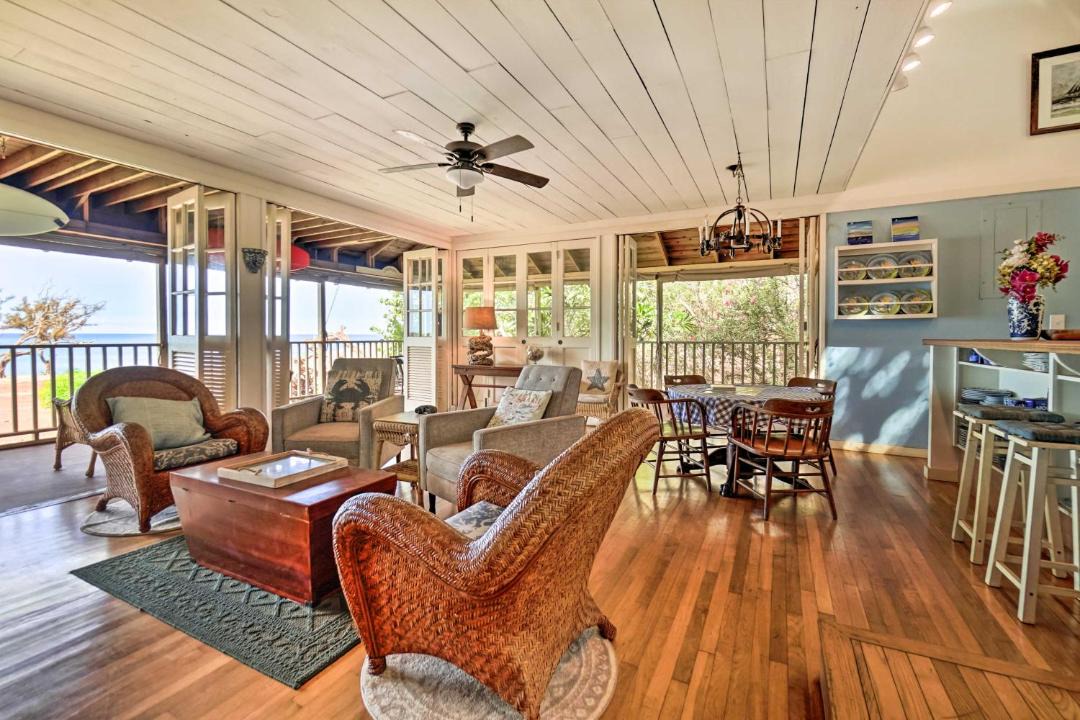 Photo of Livingroom in Maunaloa