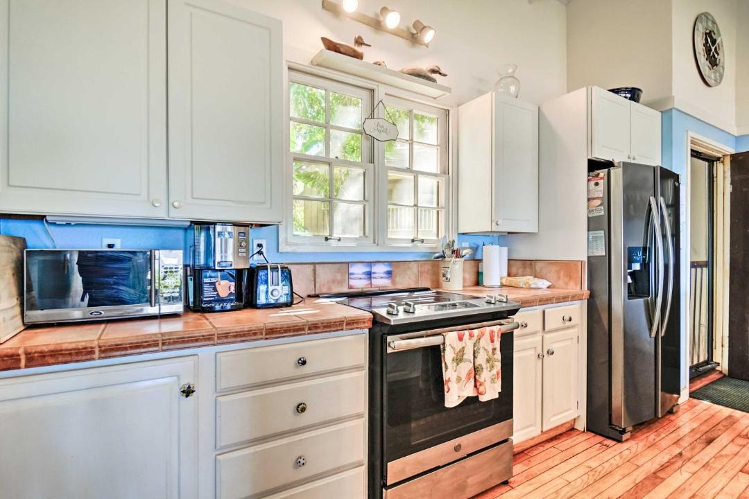 Photo of Kitchen in Maunaloa