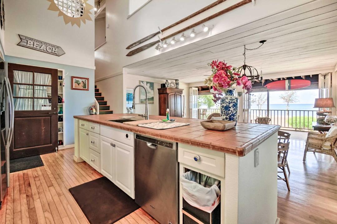 Photo of Kitchen in Maunaloa