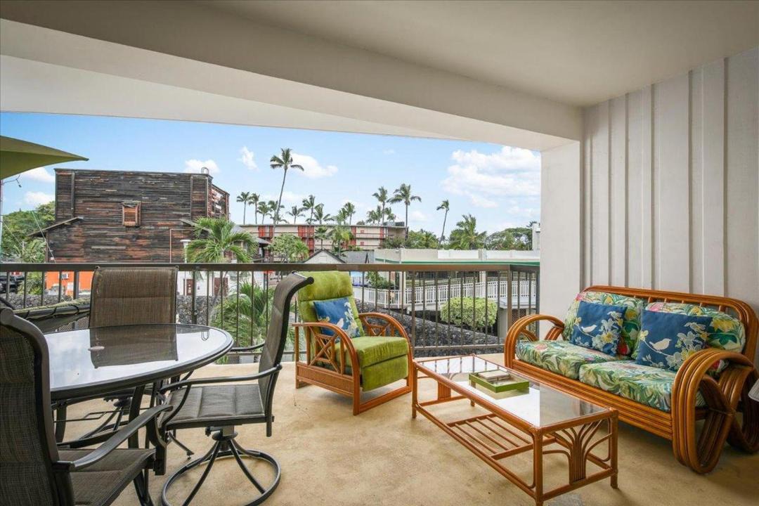Photo of Patio Balcony in Historic Kailua Village