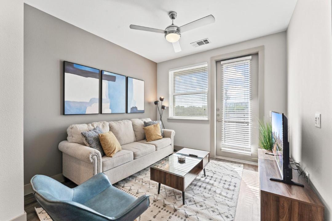 Photo of Livingroom in Montopolis