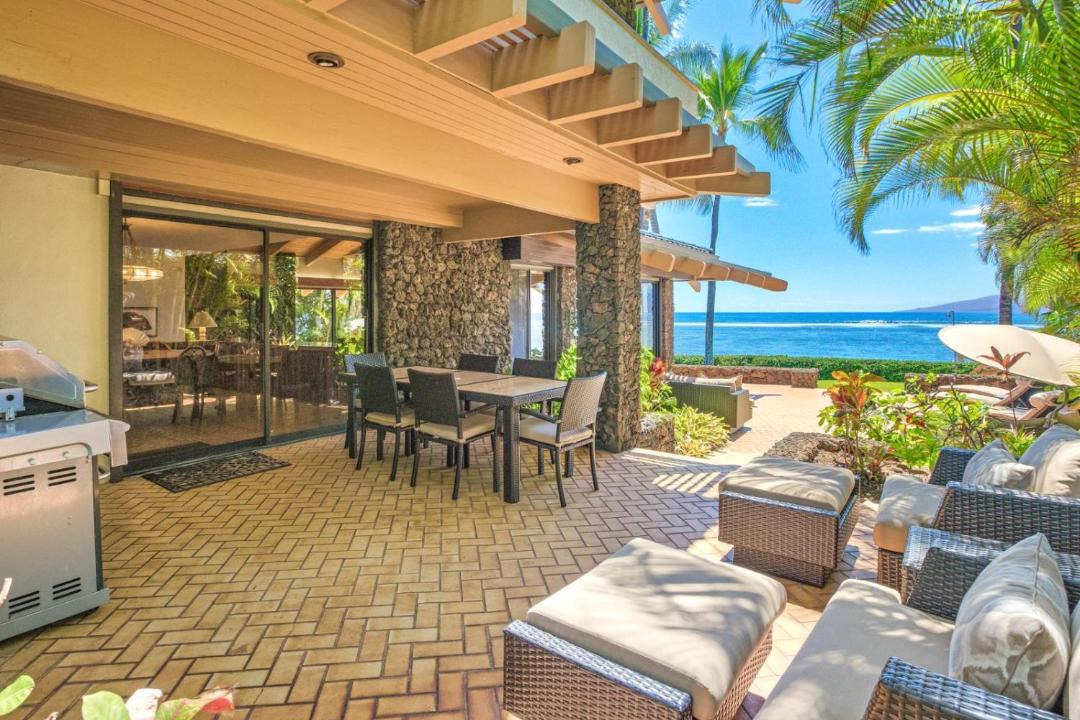 Photo of Patio Balcony in Historic Lahaina Front Street