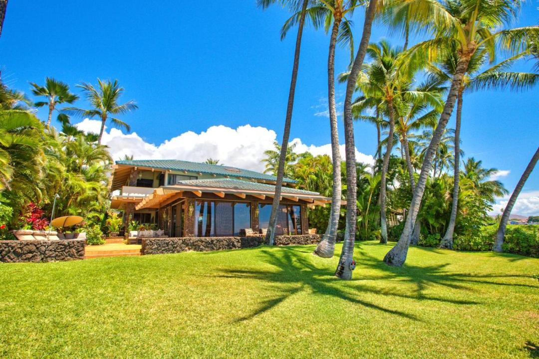 Photo of Buildings in Historic Lahaina Front Street