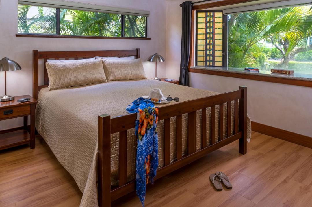 Photo of Bedroom in Historic Lahaina Front Street