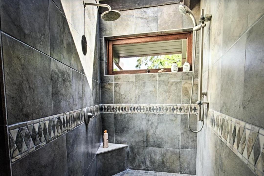 Photo of Bathroom in Kahaluu Bay