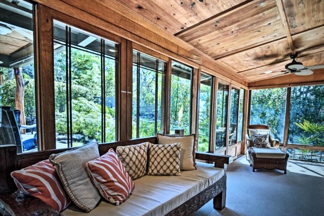 Photo of Livingroom in Kahaluu Bay