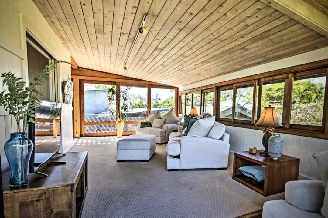 Photo of Livingroom in Kahaluu Bay