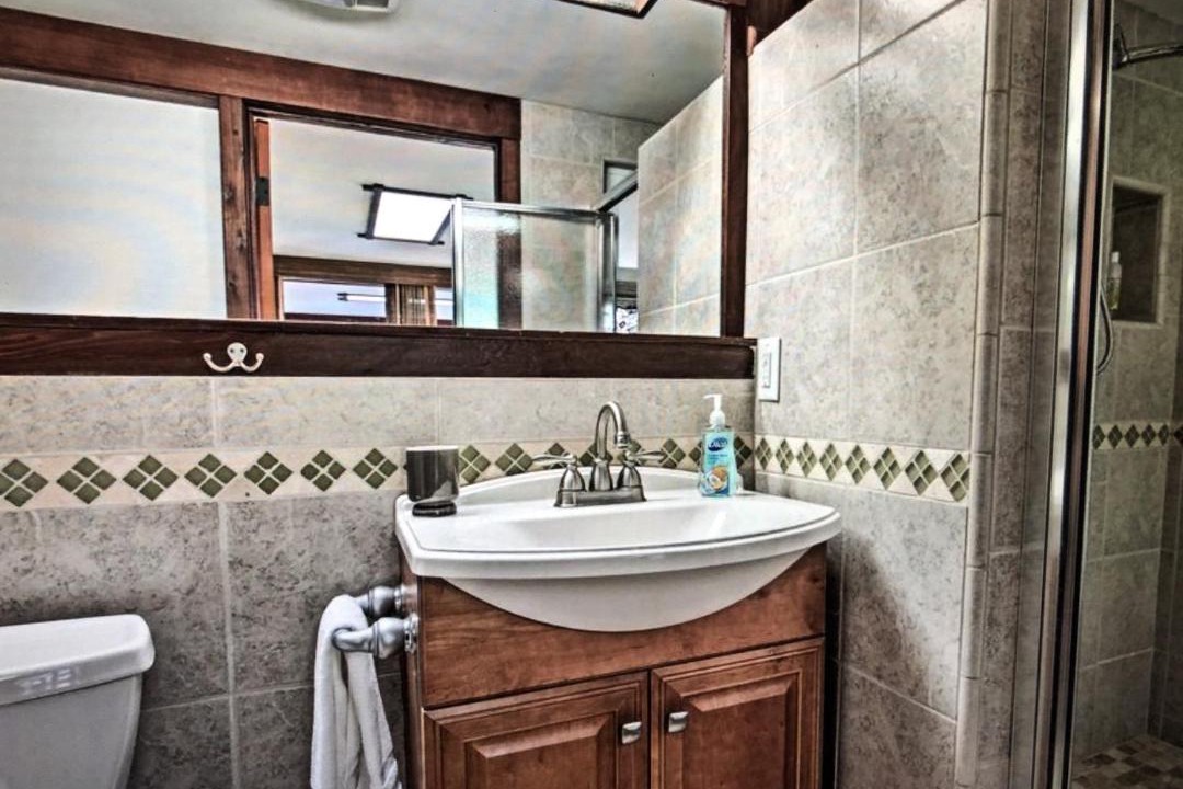 Photo of Bathroom in Kahaluu Bay