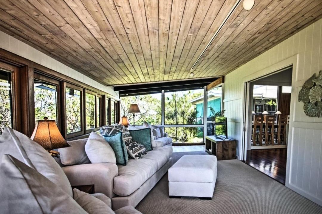 Photo of Livingroom in Kahaluu Bay