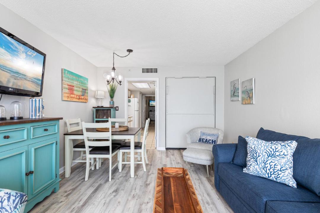 Photo of Livingroom in Crescent Beach