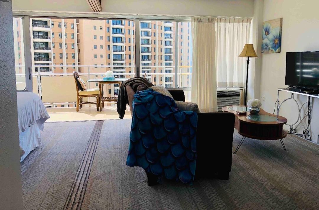 Photo of Livingroom in Waikiki