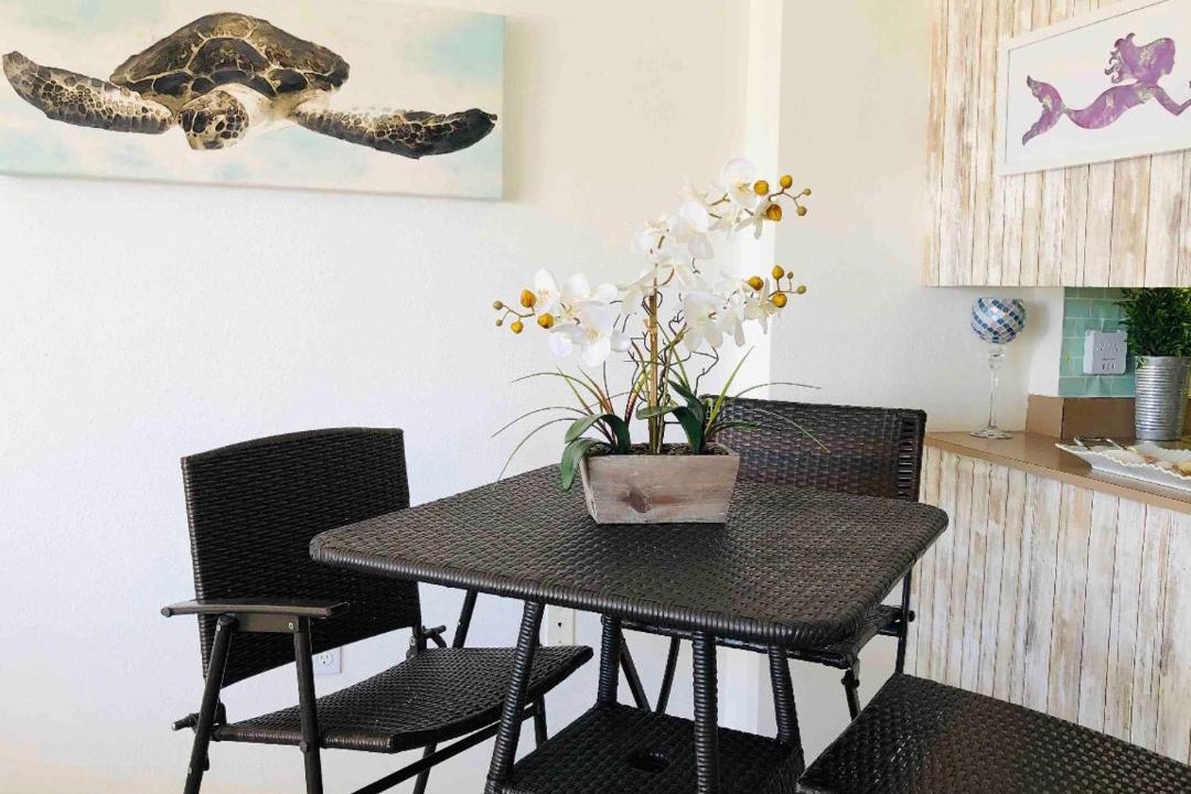 Photo of Livingroom in Waikiki