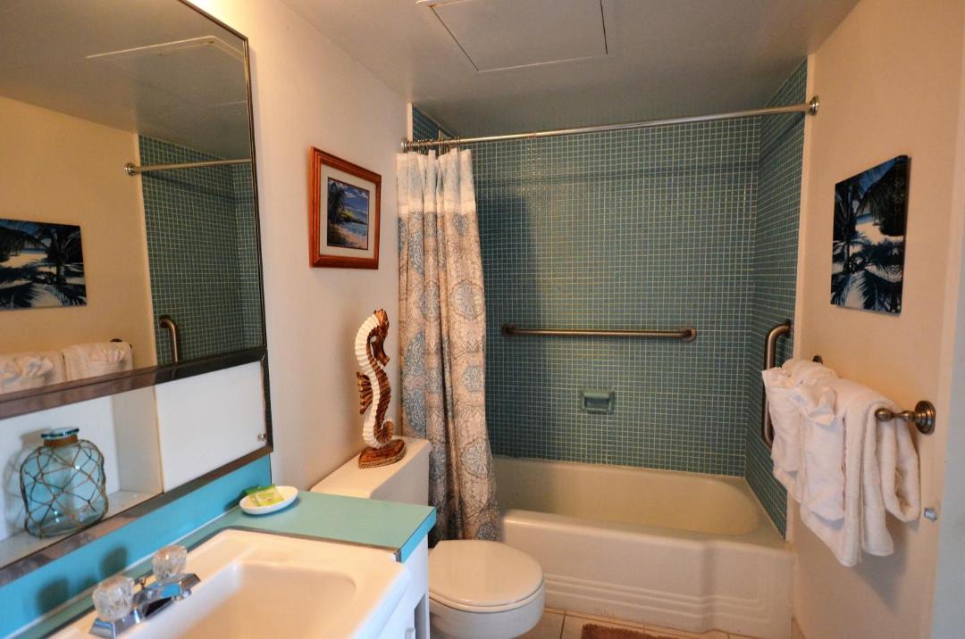 Photo of Bathroom in Waikiki