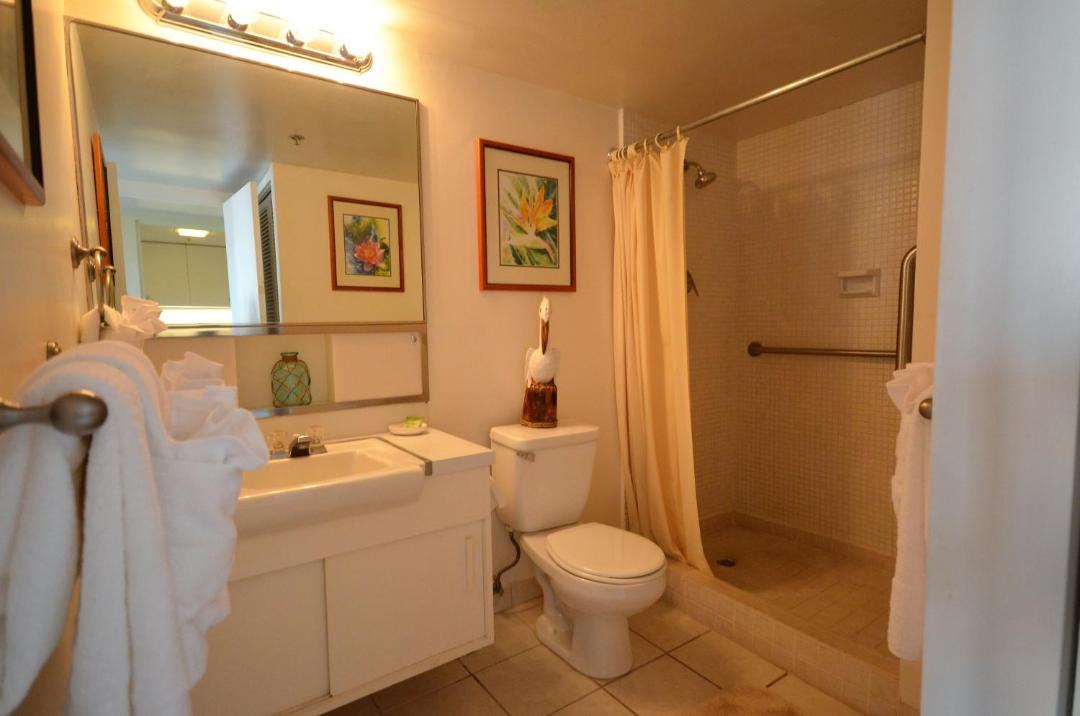 Photo of Bathroom in Waikiki