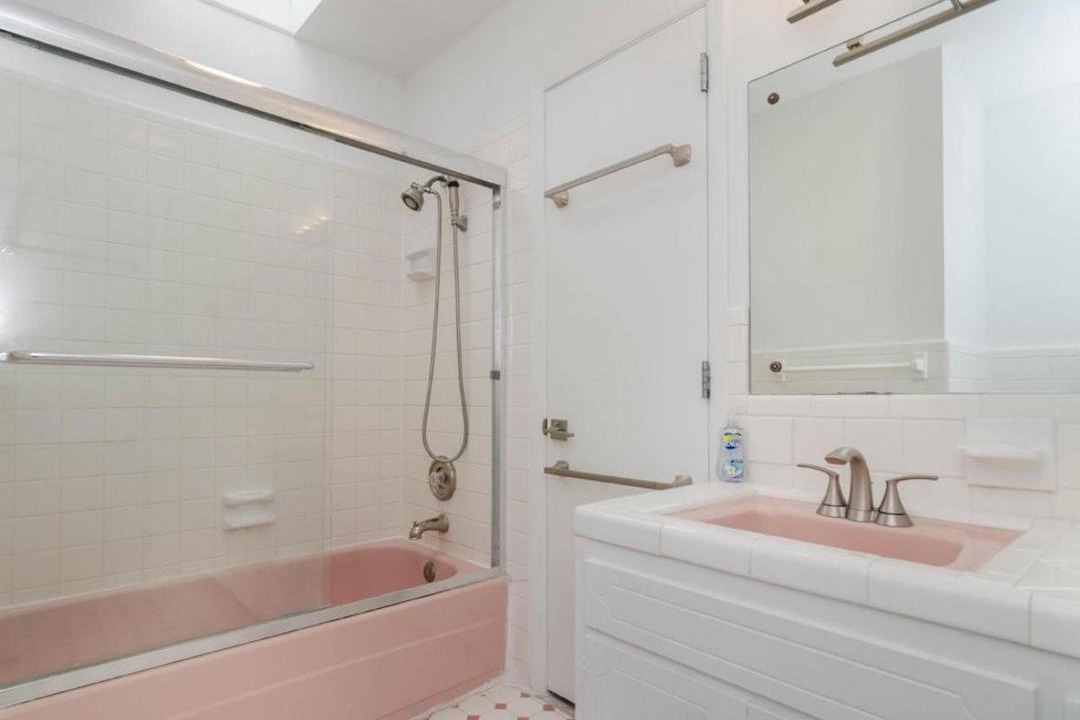 Photo of Bathroom in Shell Island